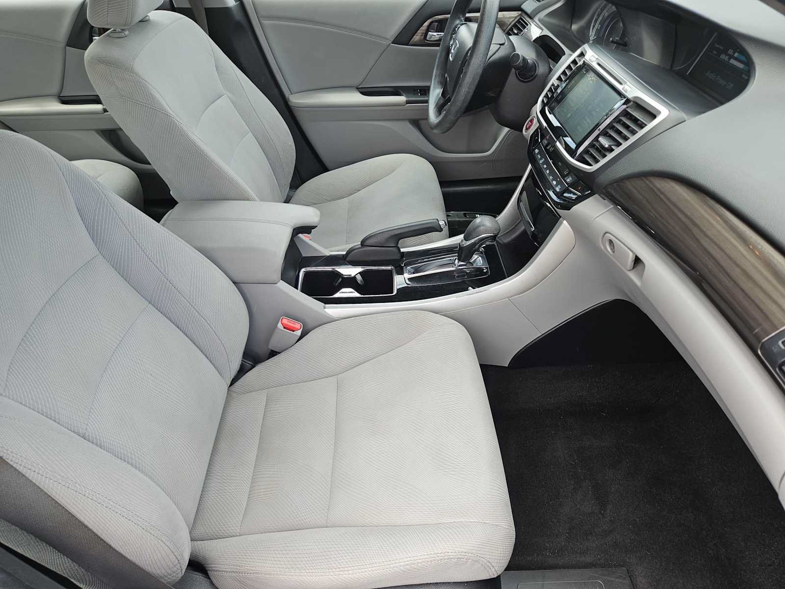 Used 2017 Honda Accord EX image 12