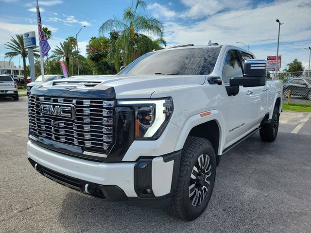 Used 2025 GMC Sierra 2500 Denali Ultimate w/ Max Trailering Package AWD/4WD image 5