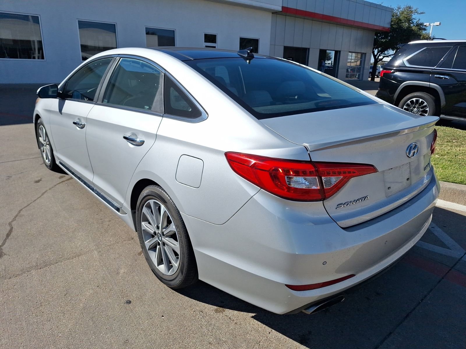 Used 2016 Hyundai Sonata Limited w/ Option Group 05 image 4