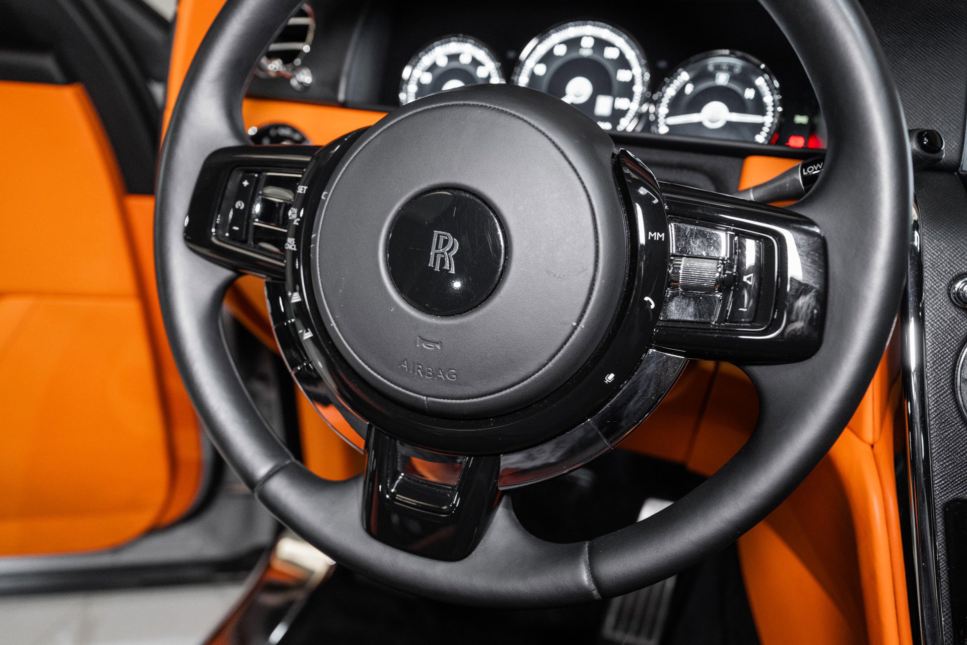 Used 2022 Rolls-Royce Cullinan w/ Dark Exterior Package image 57