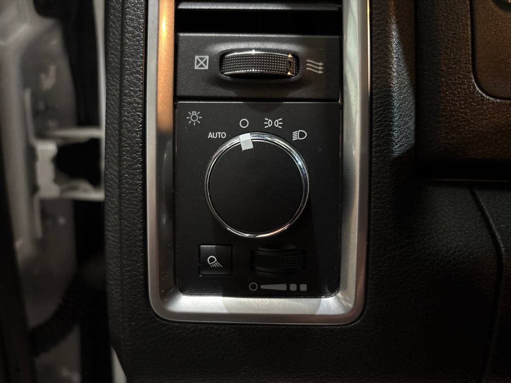 Used 2024 RAM 1500 Warlock RWD image 28