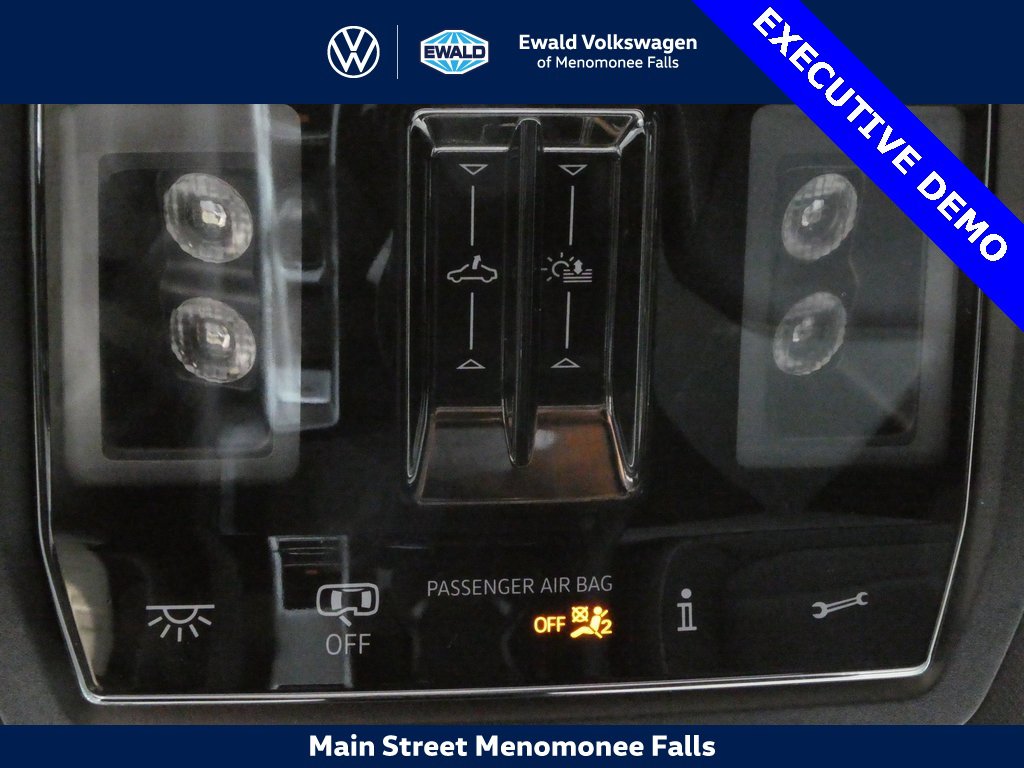 New 2025 Volkswagen Atlas Cross Sport SEL R-Line image 22