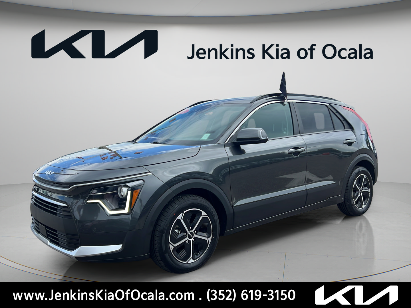 Used 2024 Kia Niro EX FWD image 7