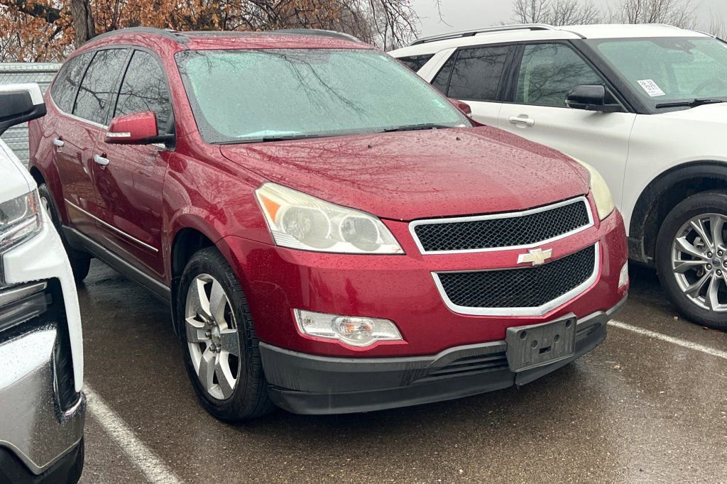 Used 2011 Chevrolet Traverse LTZ image 2