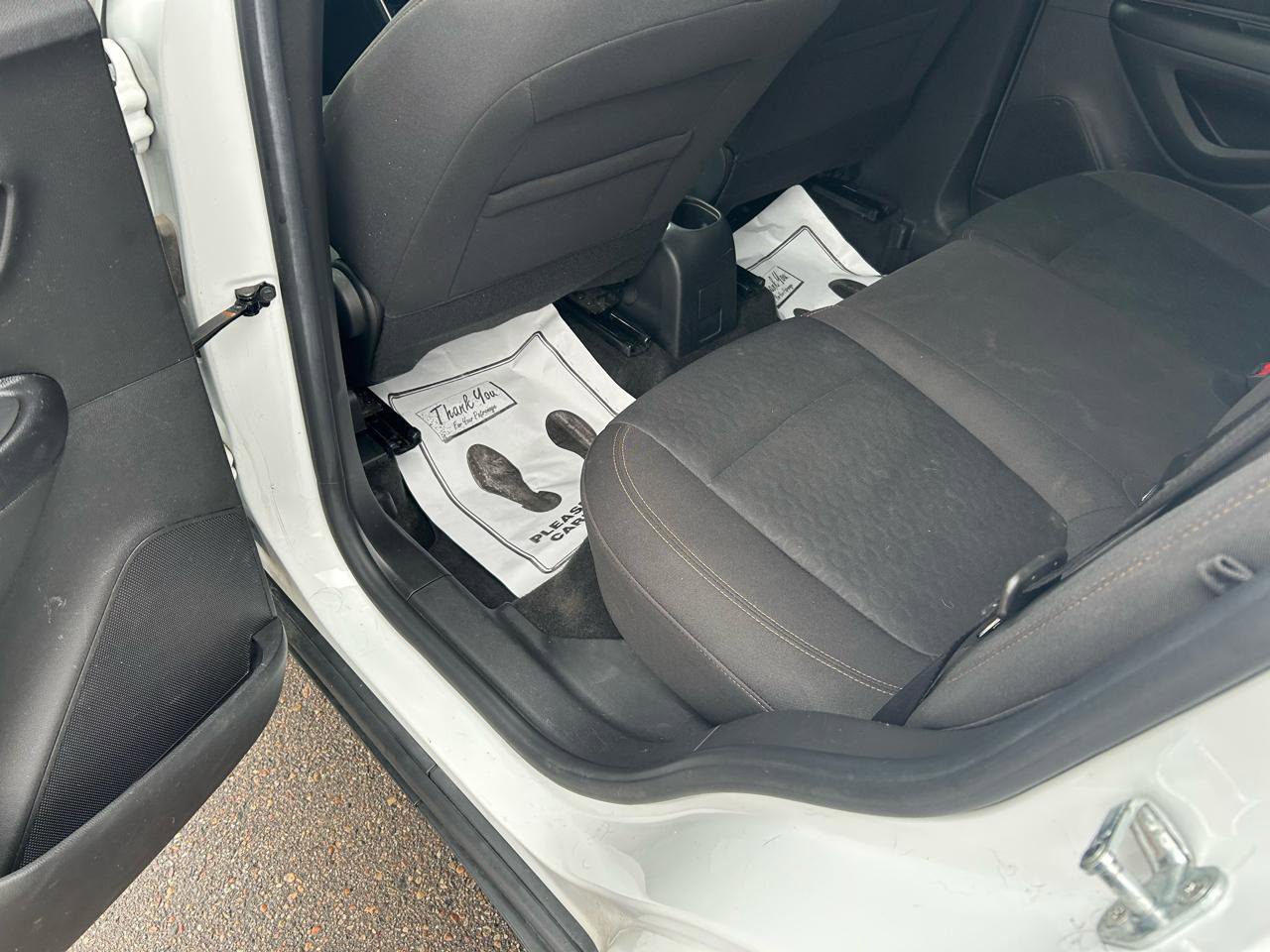 Used 2022 Chevrolet Trax LS w/ Tint and Cruise Package AWD/4WD image 9
