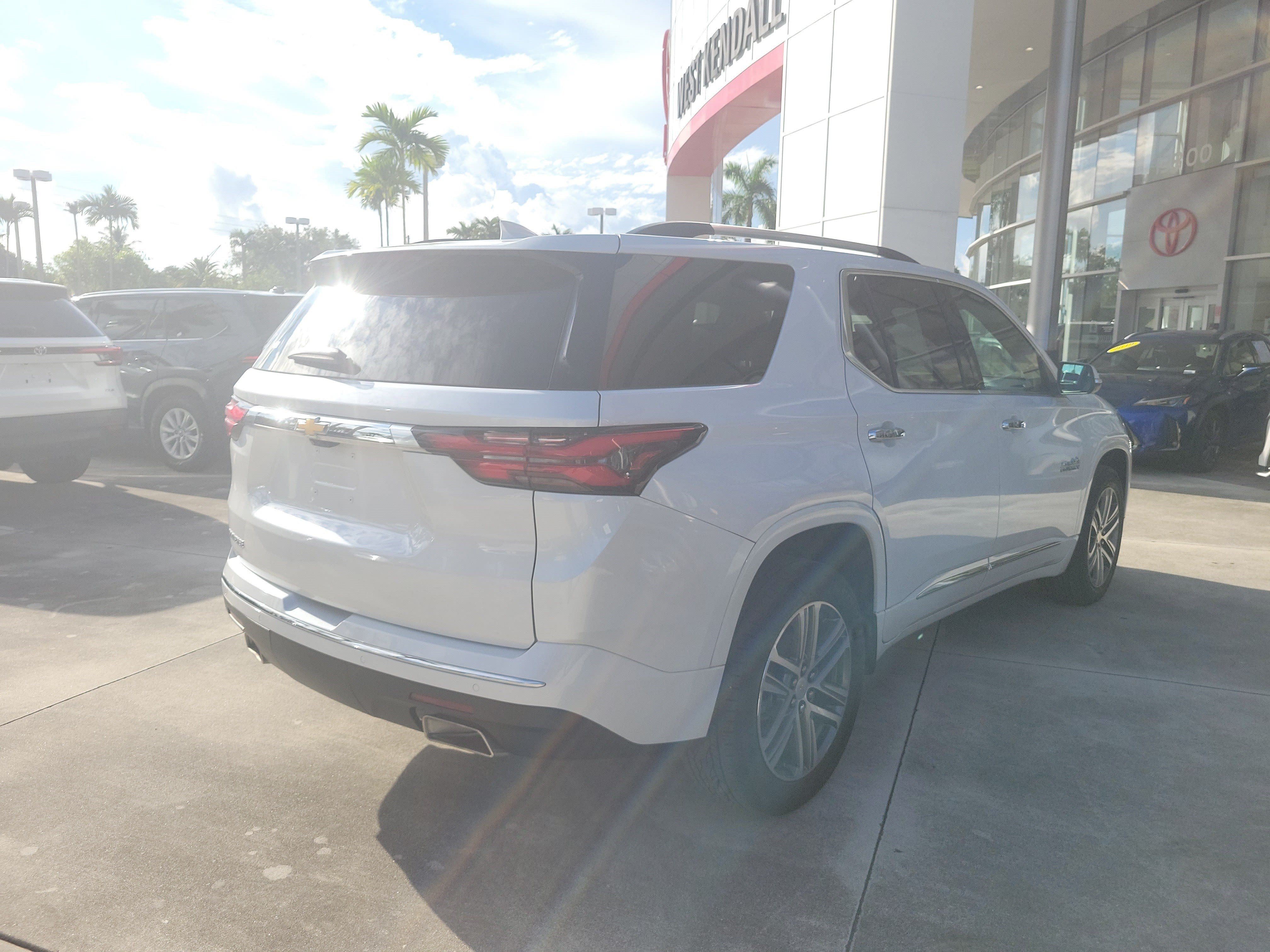 Used 2023 Chevrolet Traverse High Country FWD image 7