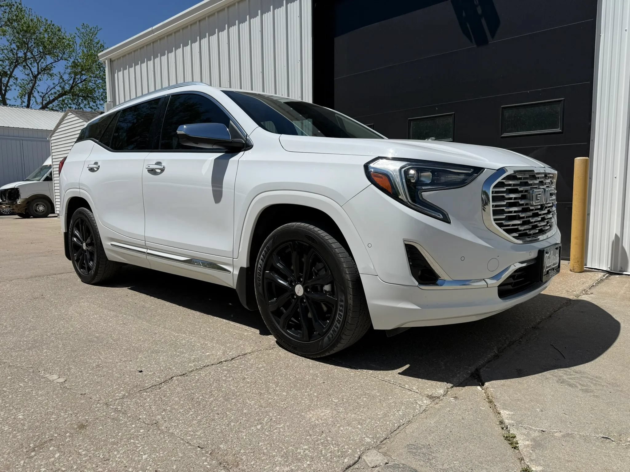 Used 2019 GMC Terrain Denali w/ Advanced Safety Package AWD/4WD image 2