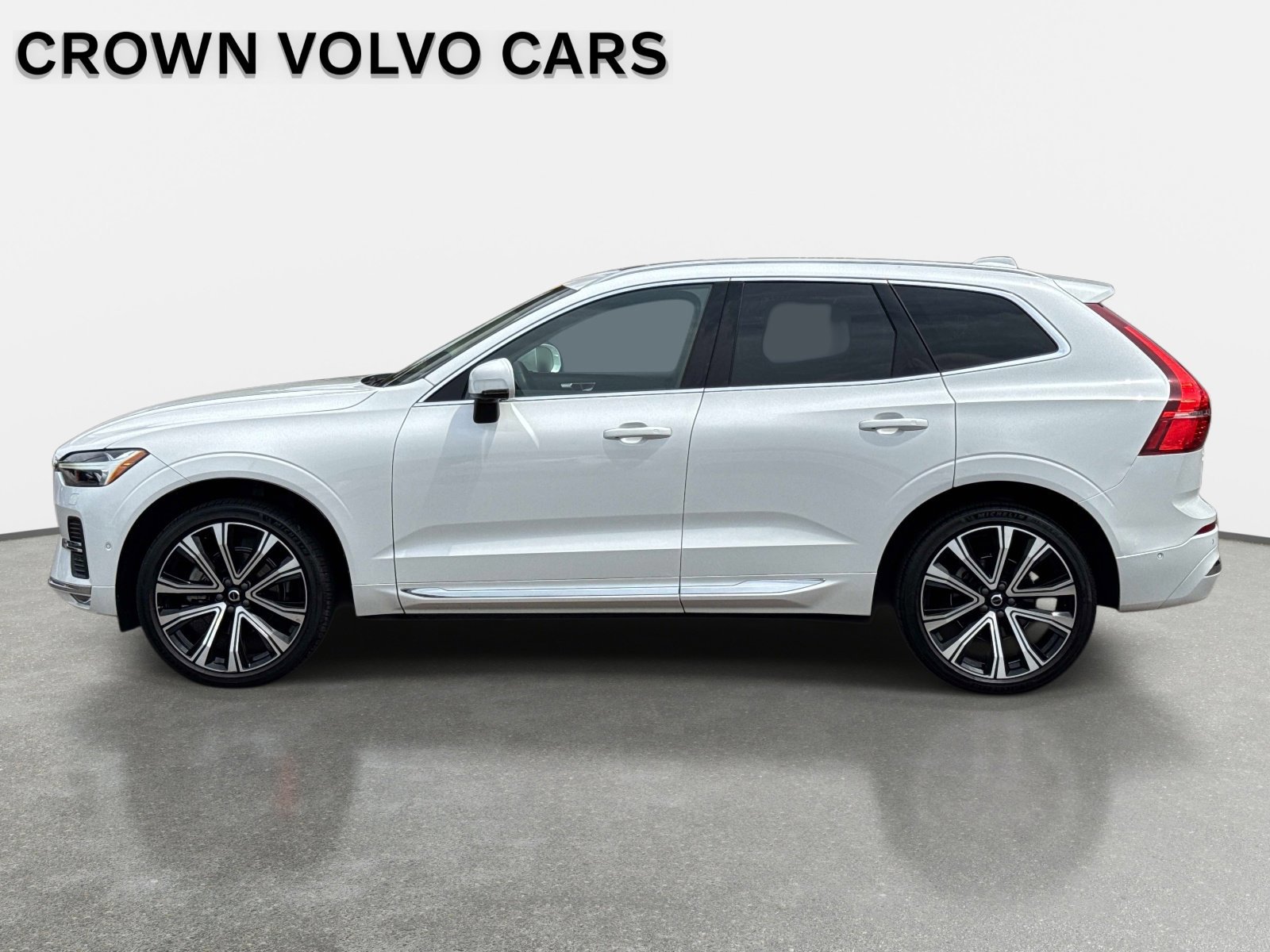 Used 2023 Volvo XC60 B5 Ultimate w/ Protection Package Premier FWD image 8