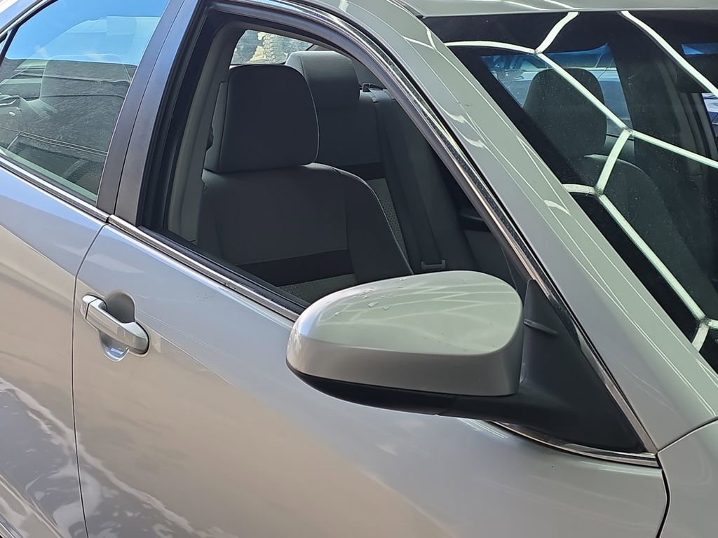 Used 2012 Toyota Camry LE FWD image 30