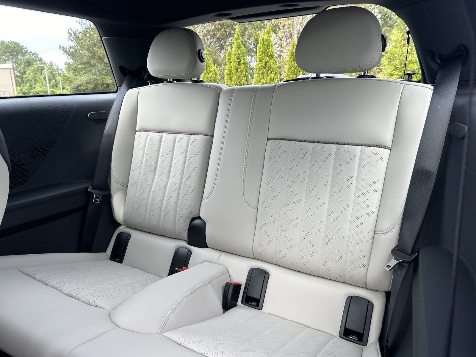 Certified 2025 MINI Cooper 2-Door Hardtop image 9