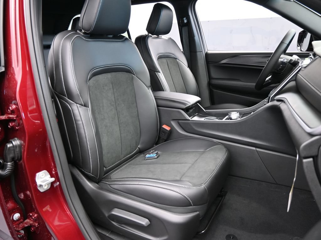 New 2025 Jeep Grand Cherokee 4WD image 40