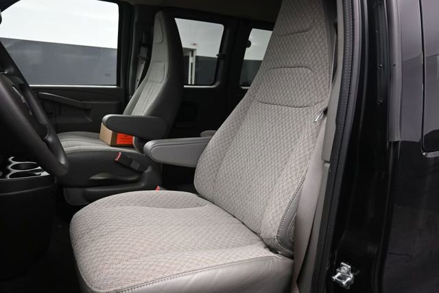Used 2025 GMC Savana 2500 LT w/ LT Preferred Equipment Group RWD image 21