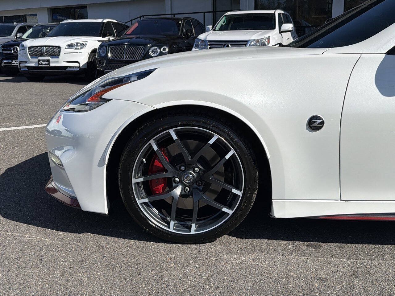 Used 2017 Nissan 370Z NISMO RWD image 2