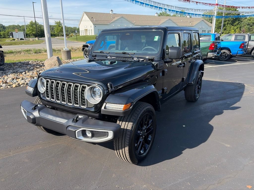 Used 2025 Jeep Wrangler Unlimited Sahara w/ Safety Group AWD/4WD image 2