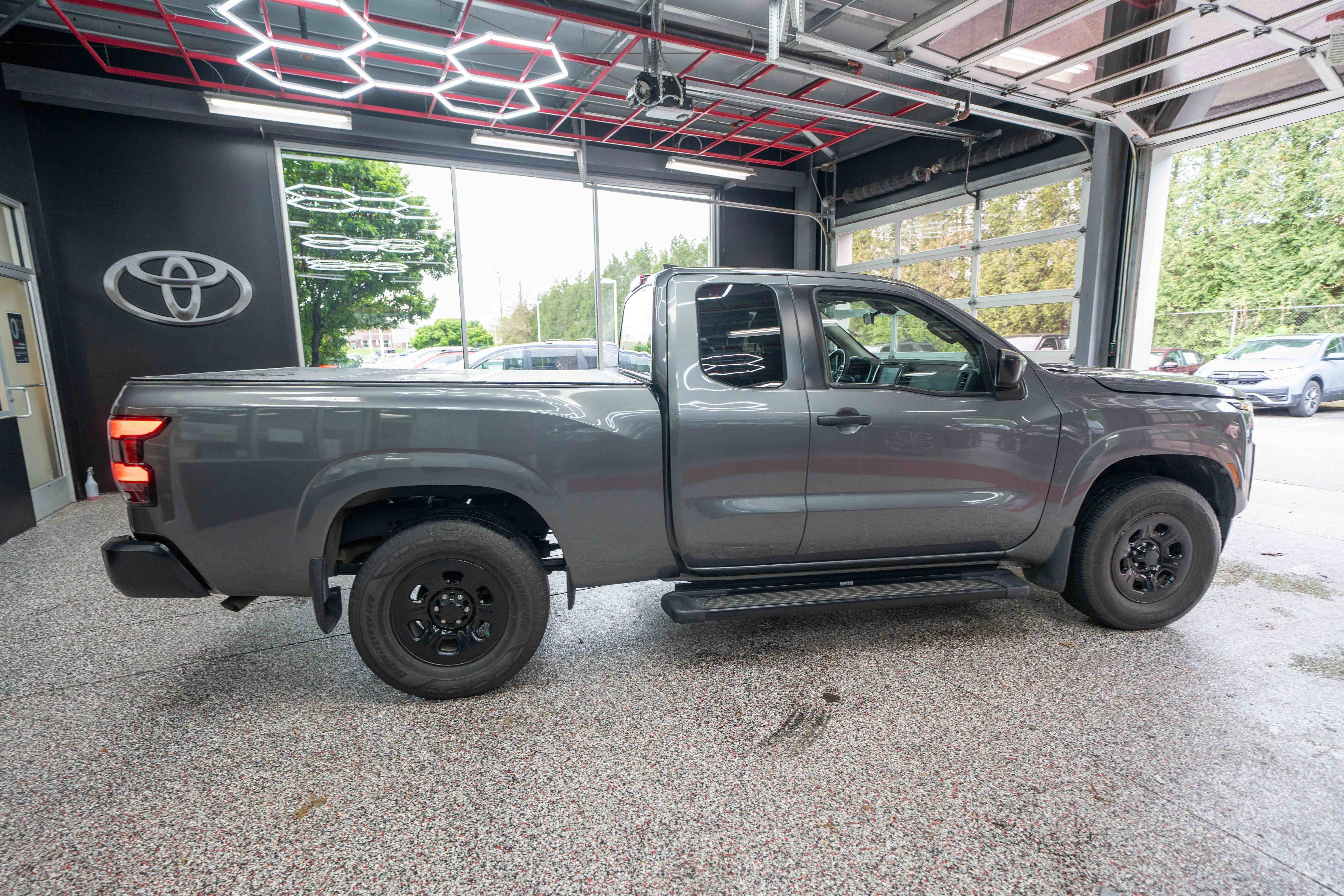 Used 2022 Nissan Frontier S AWD/4WD image 4