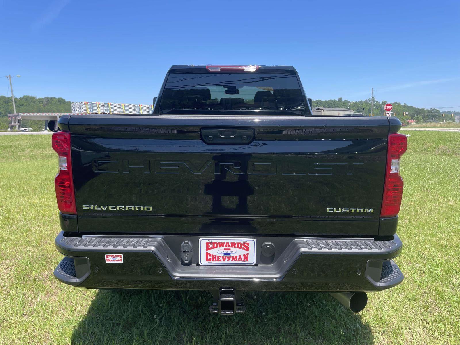 Used 2025 Chevrolet Silverado 2500 Custom w/ Custom Value Package AWD/4WD image 21