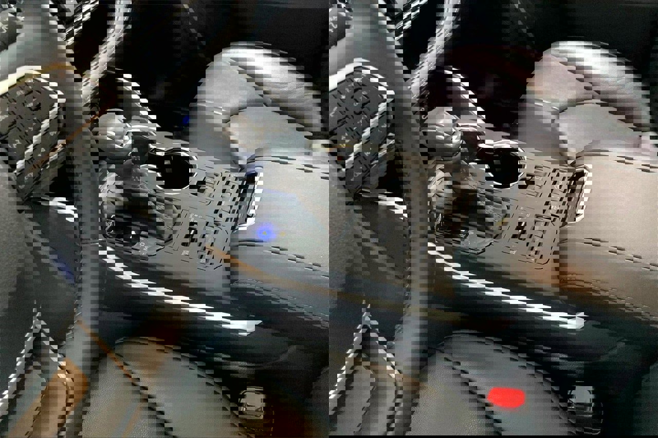 Used 2022 Toyota Highlander XLE image 17