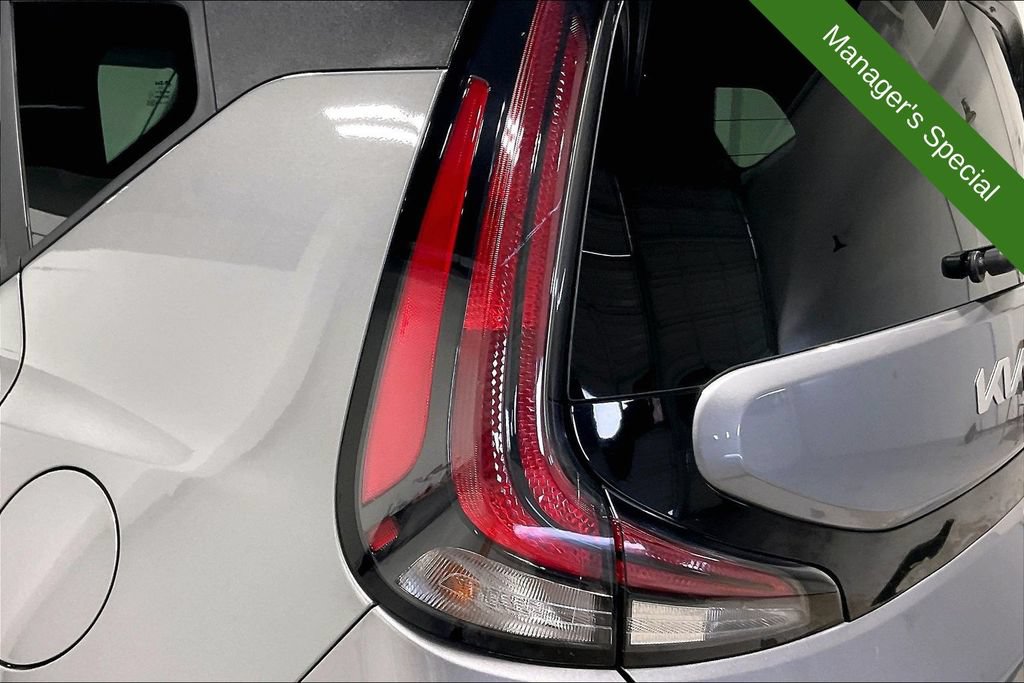 Used 2025 Kia Soul LX FWD image 35