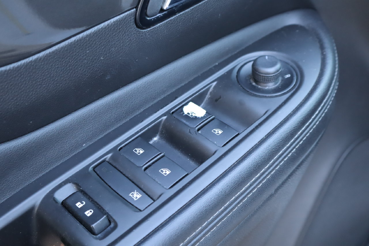 Used 2018 Buick Encore Sport Touring FWD image 19