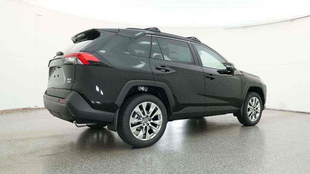 Used 2025 Toyota RAV4 XLE Premium image 28