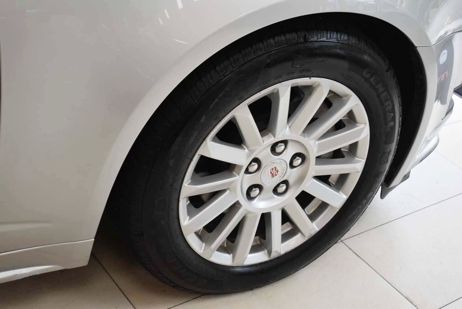 Used 2010 Cadillac CTS Luxury AWD/4WD image 36