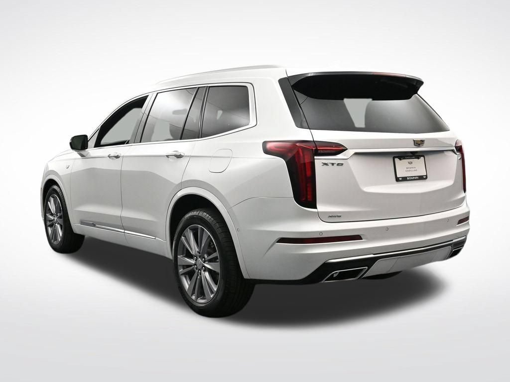 Used 2023 Cadillac XT6 Premium Luxury w/ Technology Package AWD/4WD image 3