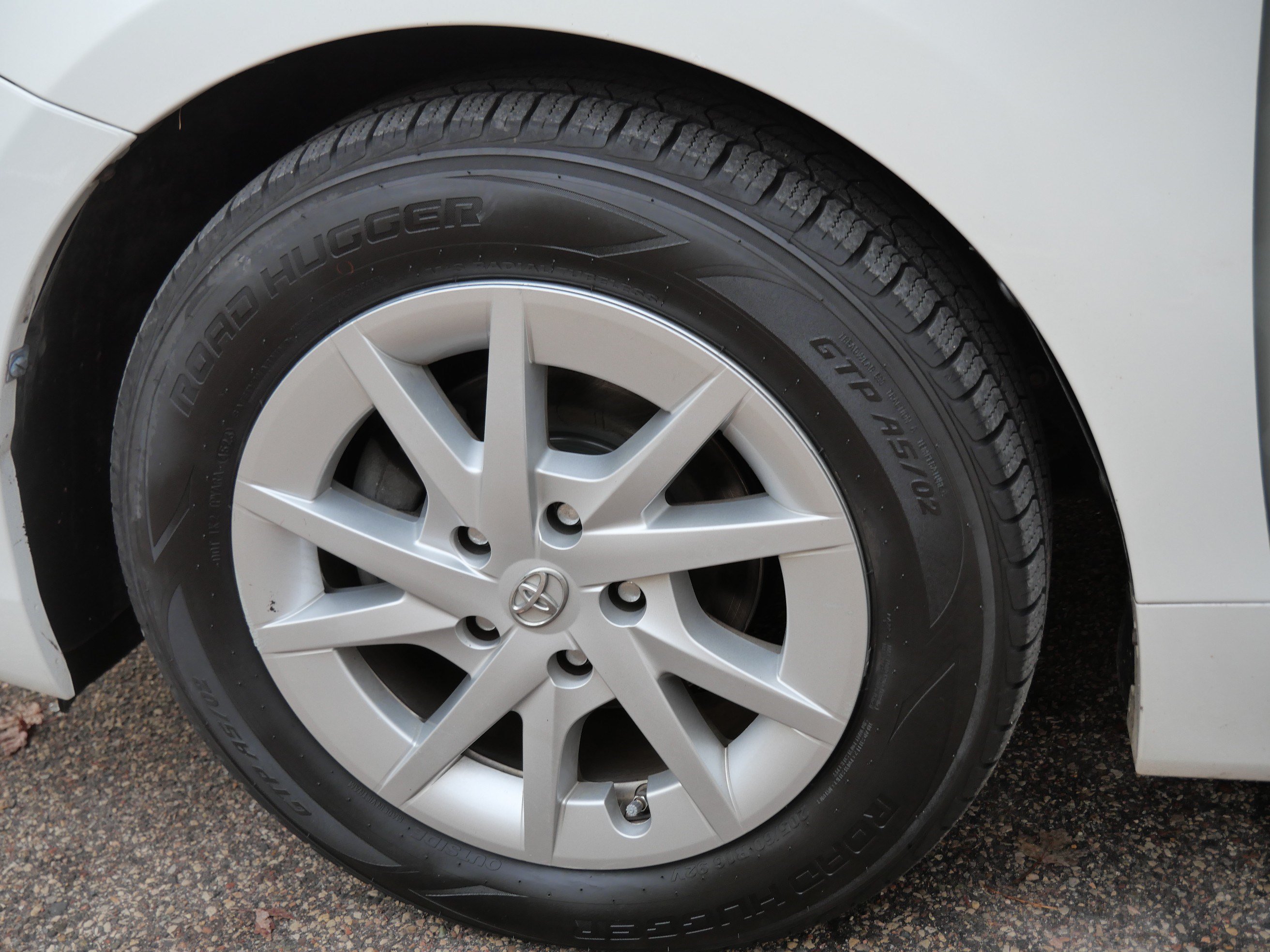 Used 2014 Toyota Prius V Three FWD image 15
