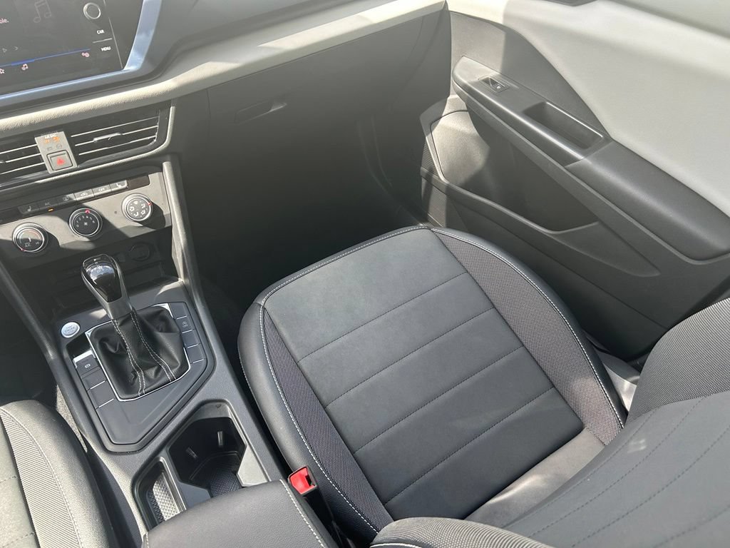 Certified 2022 Volkswagen Taos SE FWD image 11