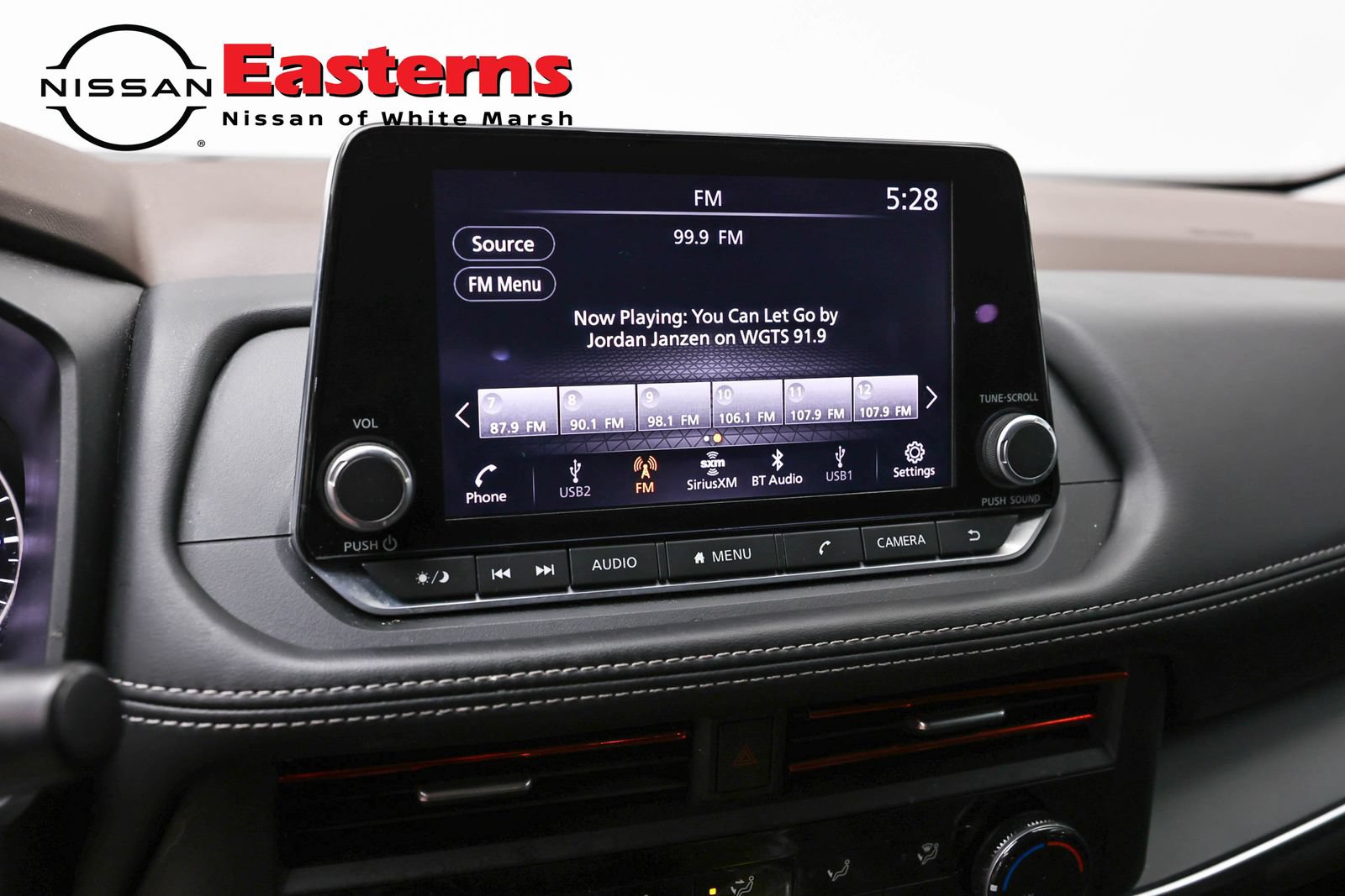 Used 2023 Nissan Rogue S AWD/4WD image 18