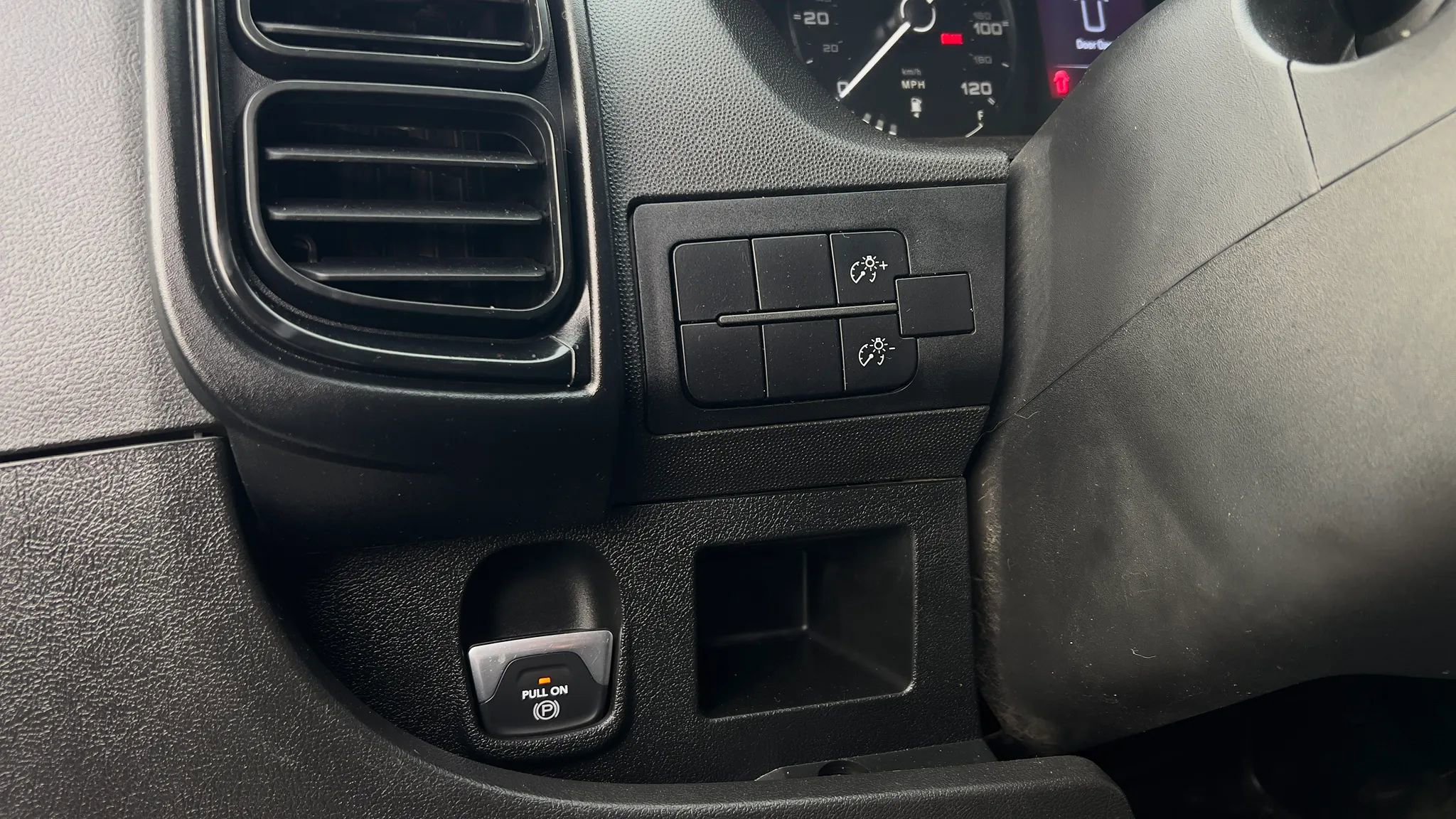 Used 2023 RAM ProMaster 2500 FWD image 23