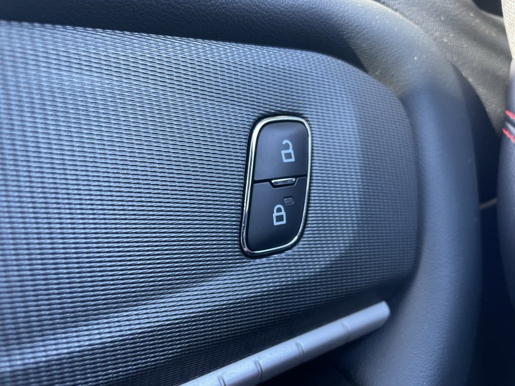 Used 2025 Ford Explorer ST-Line image 28