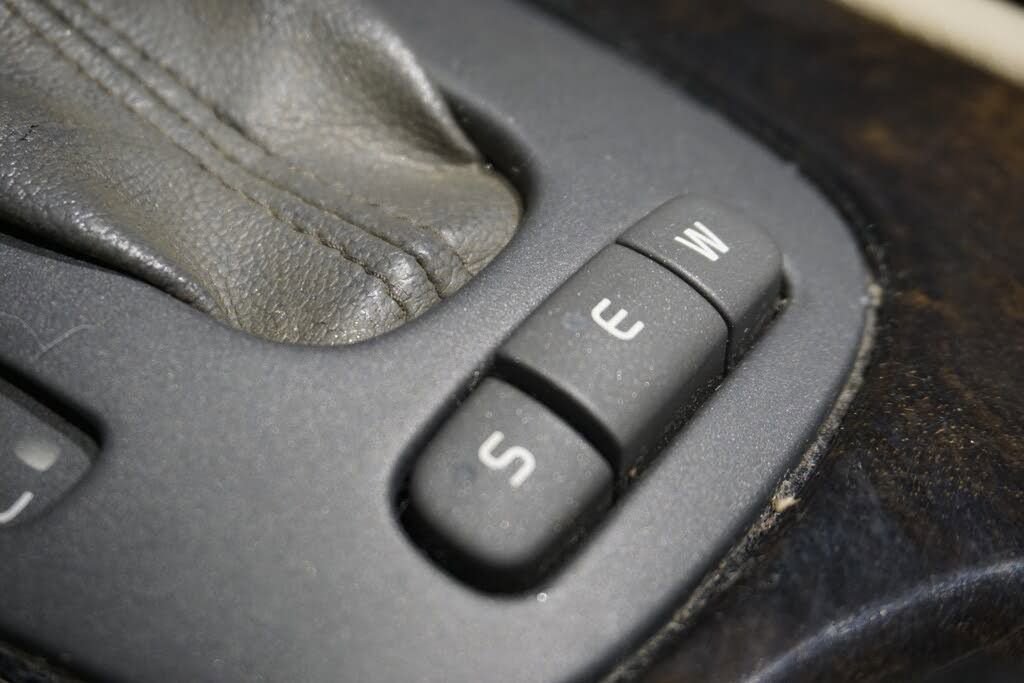 Used 1998 Volvo V70 R AWD/4WD image 16