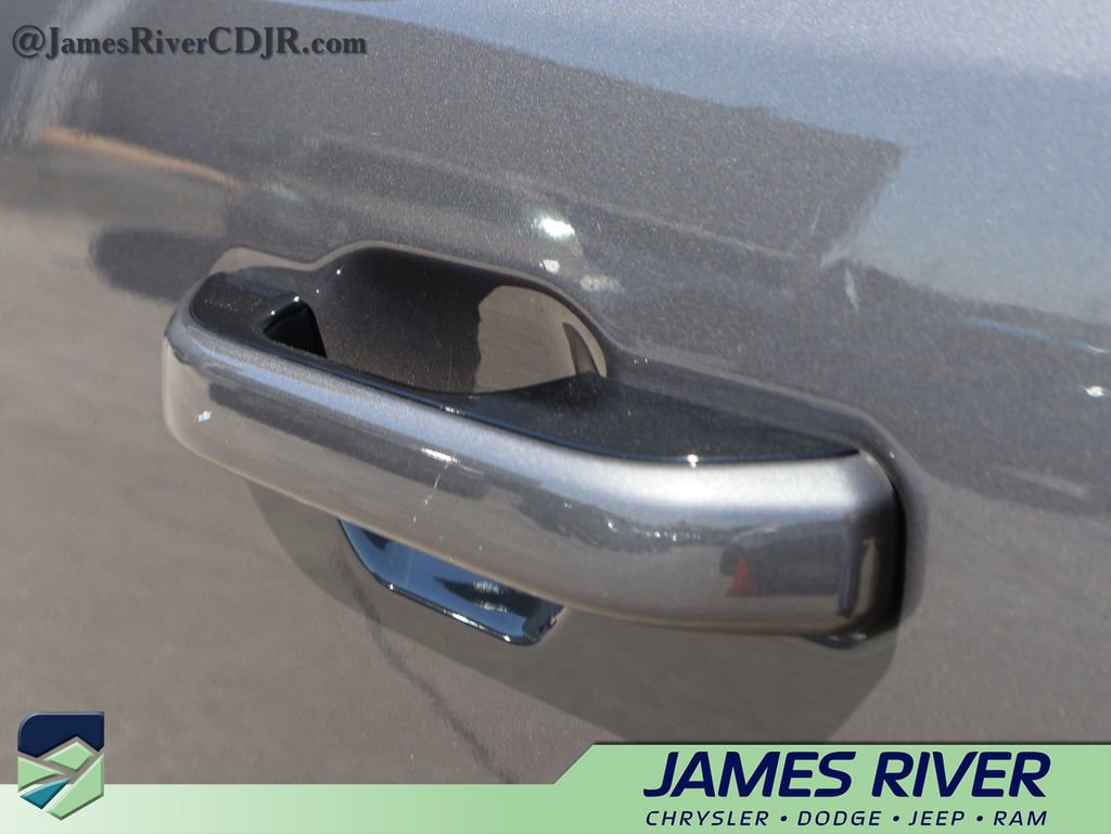 Used 2024 Jeep Wagoneer Series II w/ Flexible Seating Group image 21