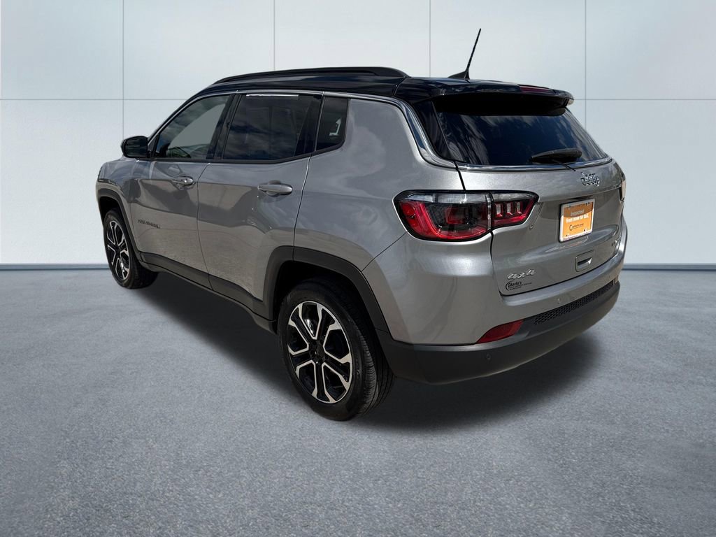 Used 2023 Jeep Compass Limited AWD/4WD image 3