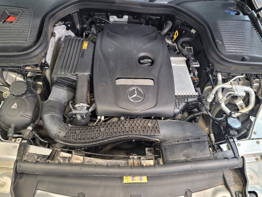 Used 2019 Mercedes-Benz GLC 300 4MATIC image 30