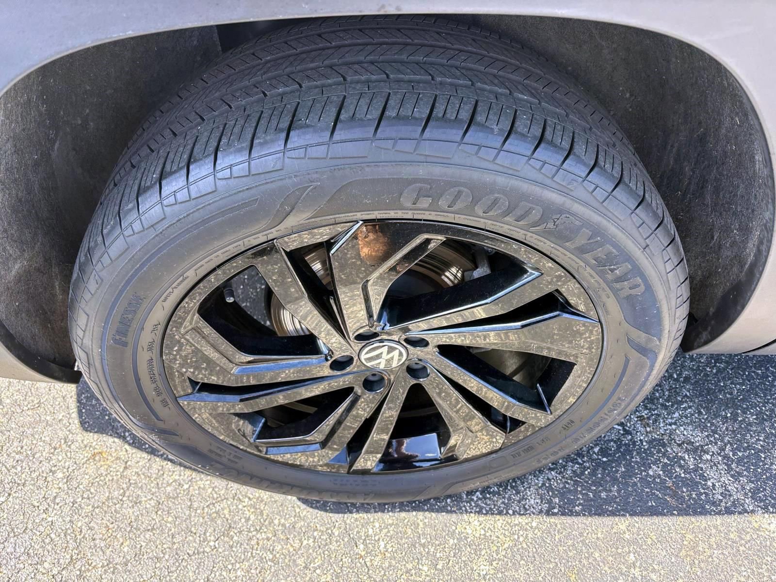 Used 2023 Volkswagen Atlas SE w/ Panoramic Sunroof Package image 10