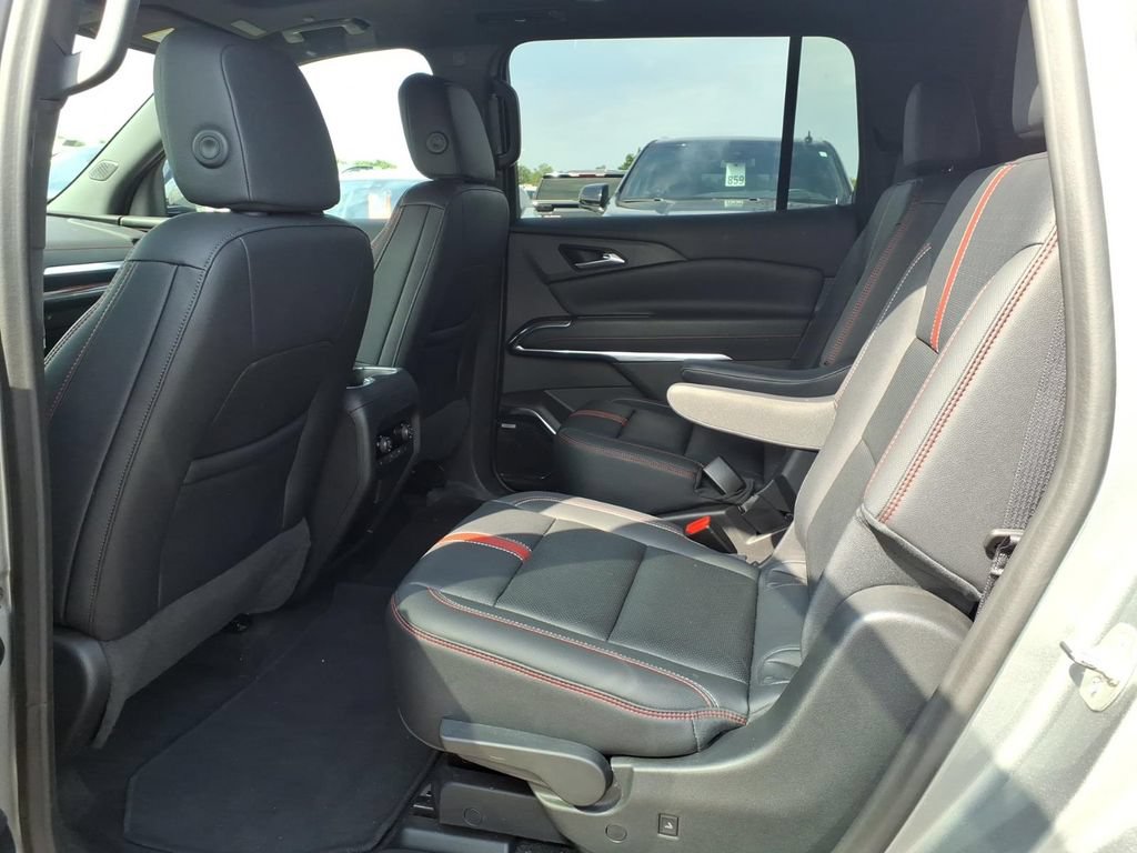 Used 2024 Chevrolet Traverse RS w/ LPO, Floor Liner Package AWD/4WD image 10