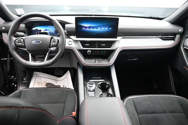 Certified 2025 Ford Explorer ST AWD/4WD image 23