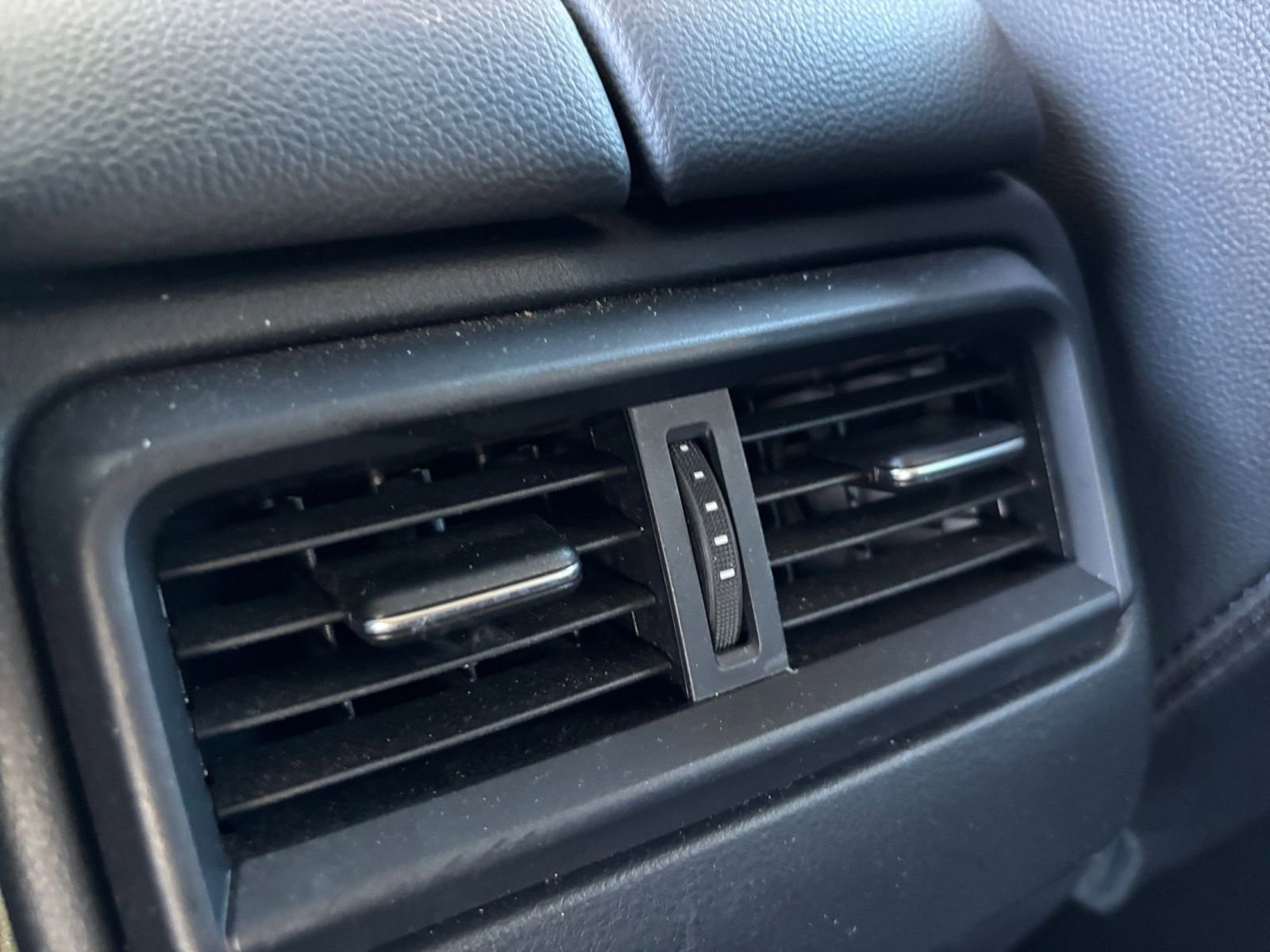 Used 2025 MAZDA CX-50 AWD 2.5 S w/ Premium Package image 24