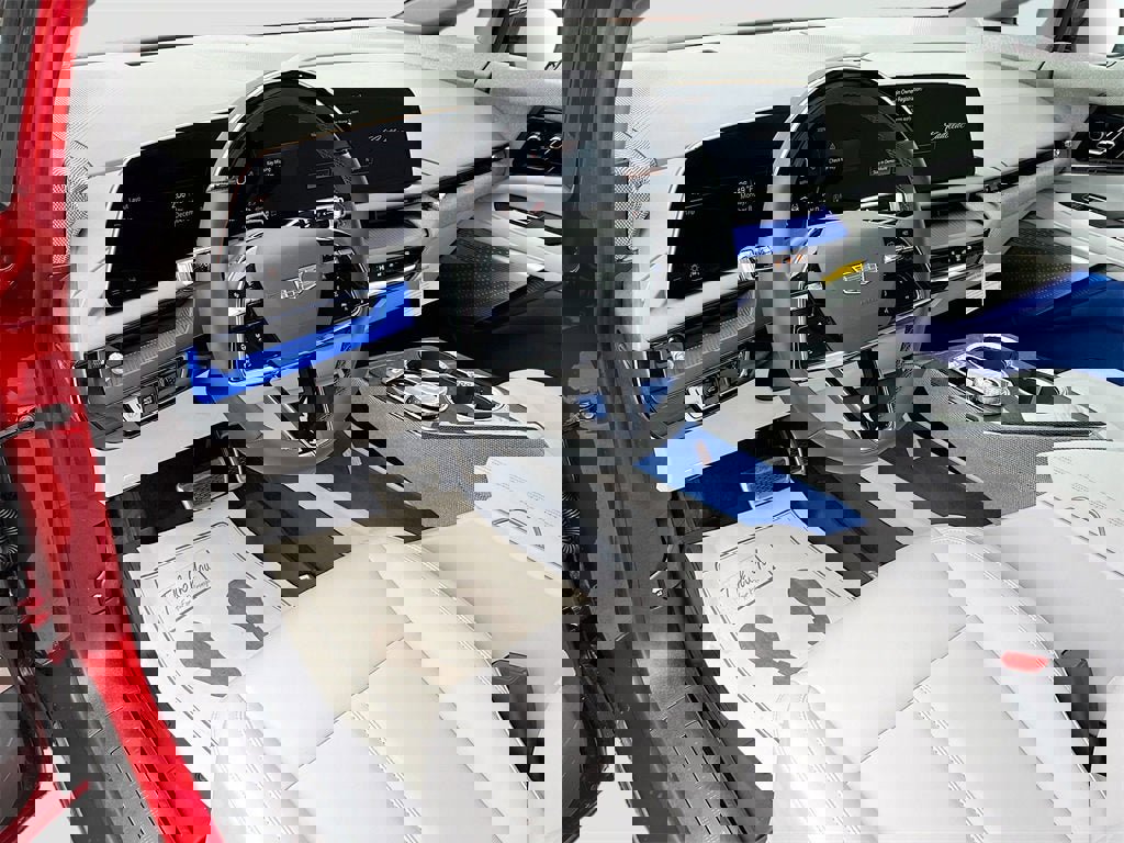 New 2026 Cadillac Optiq Luxury 1 image 8