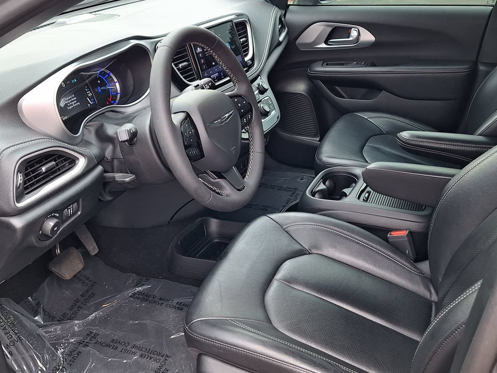 Used 2022 Chrysler Pacifica Touring-L w/ S Appearance Package FWD image 10