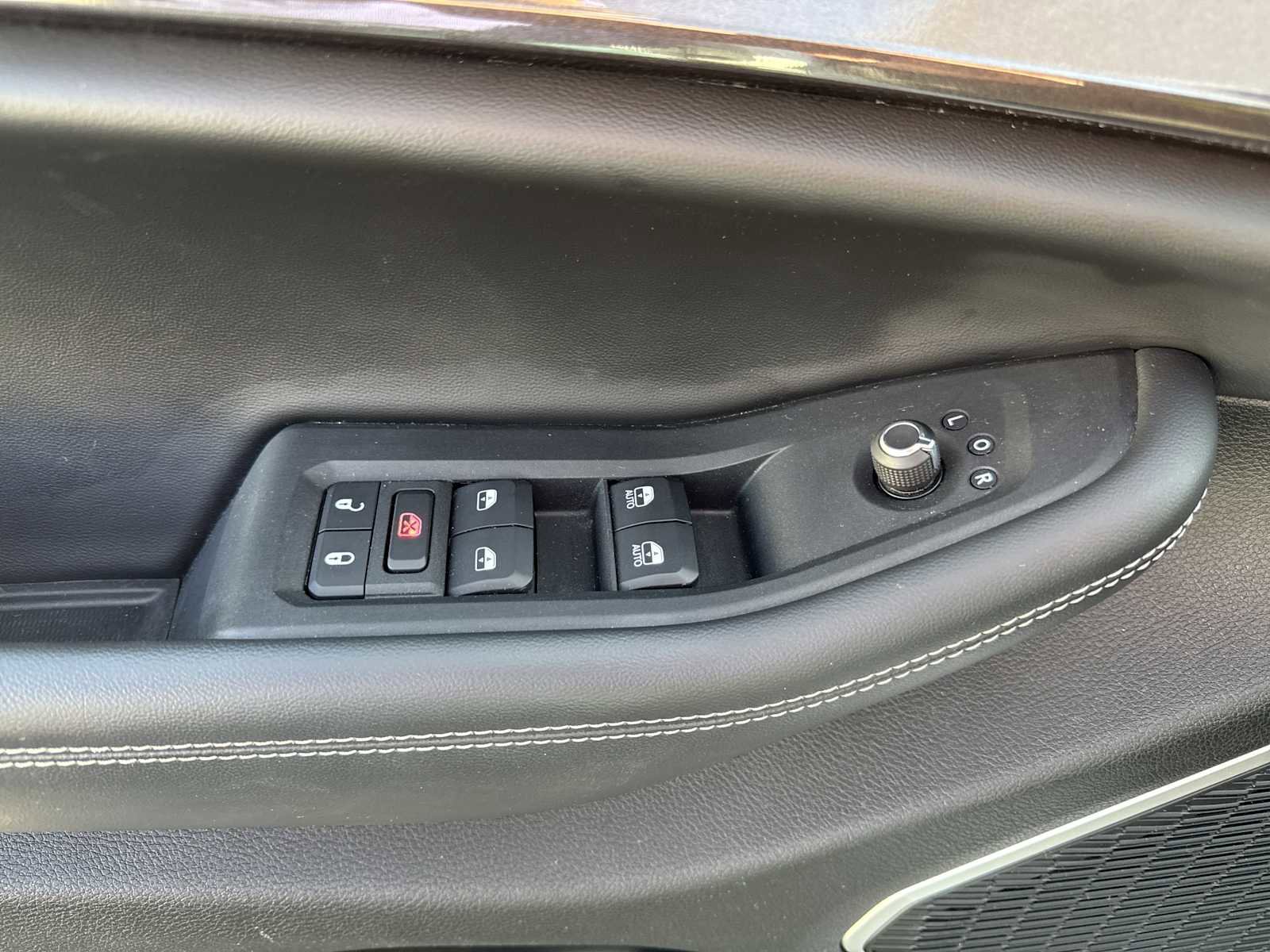 Used 2022 Jeep Grand Cherokee L Laredo w/ Luxury Tech Group I image 16