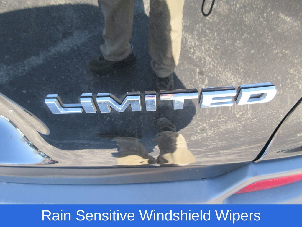 Used 2019 Jeep Cherokee Limited w/ Luxury Group image 12