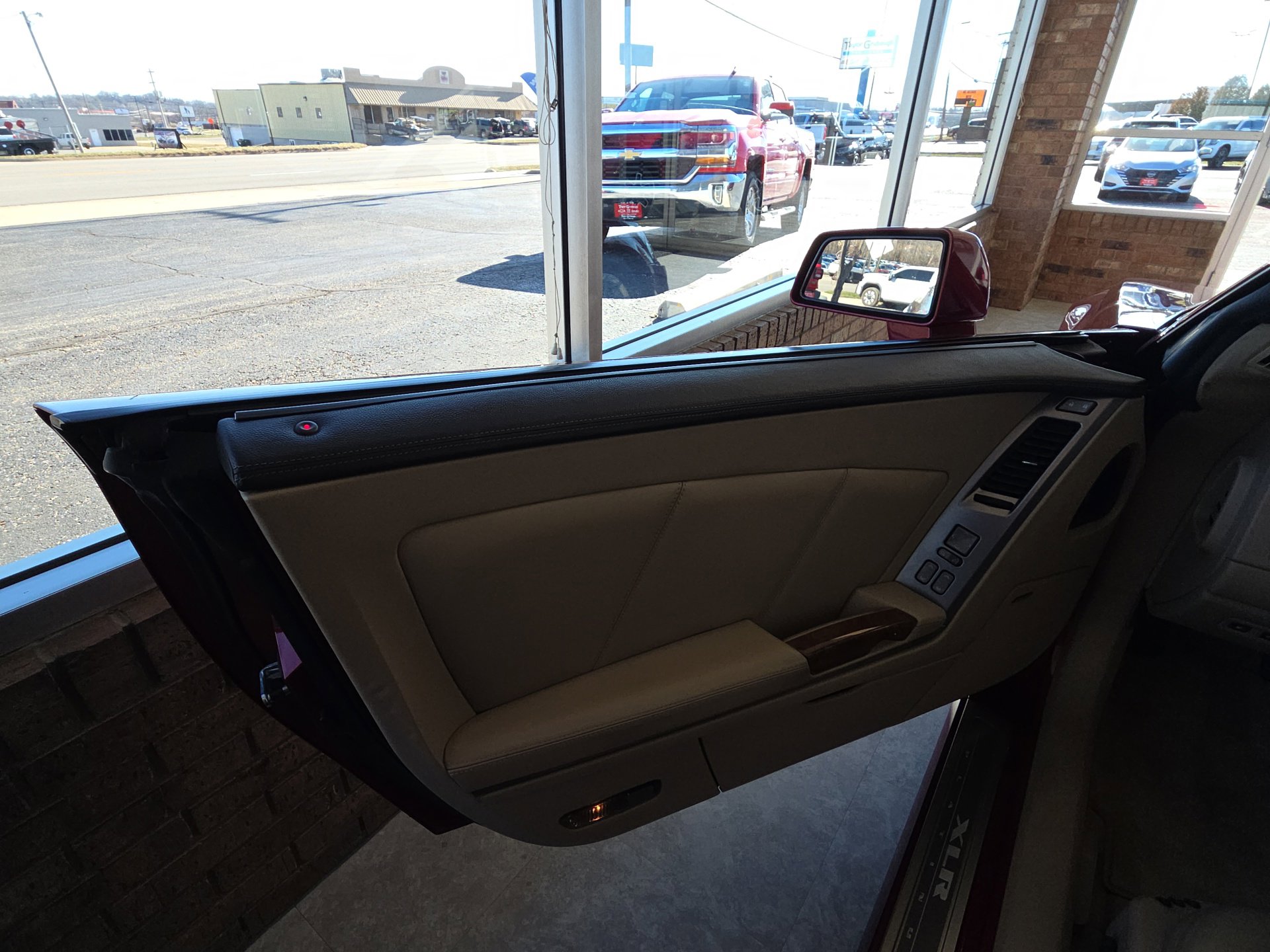 Used 2008 Cadillac XLR image 7