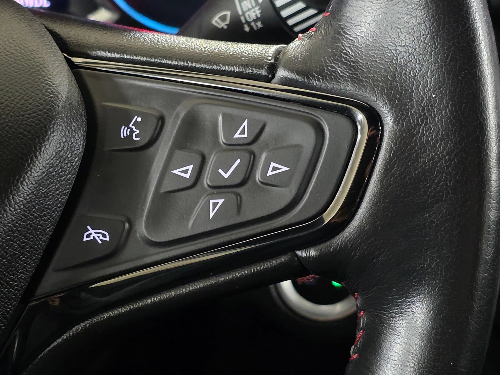 Used 2022 Chevrolet Equinox RS FWD image 31