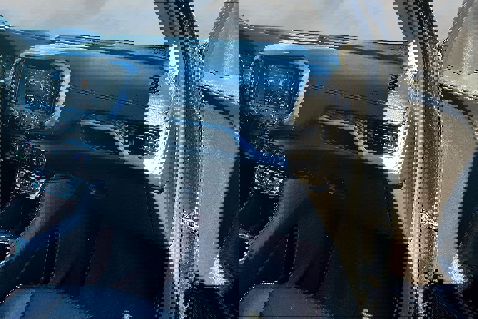 Used 2024 GMC Terrain SLT w/ Infotainment Package II image 17