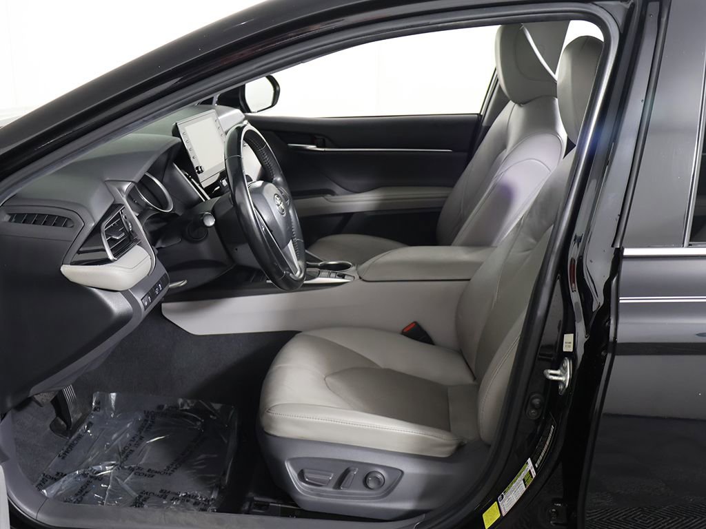 Used 2021 Toyota Camry XLE FWD image 25