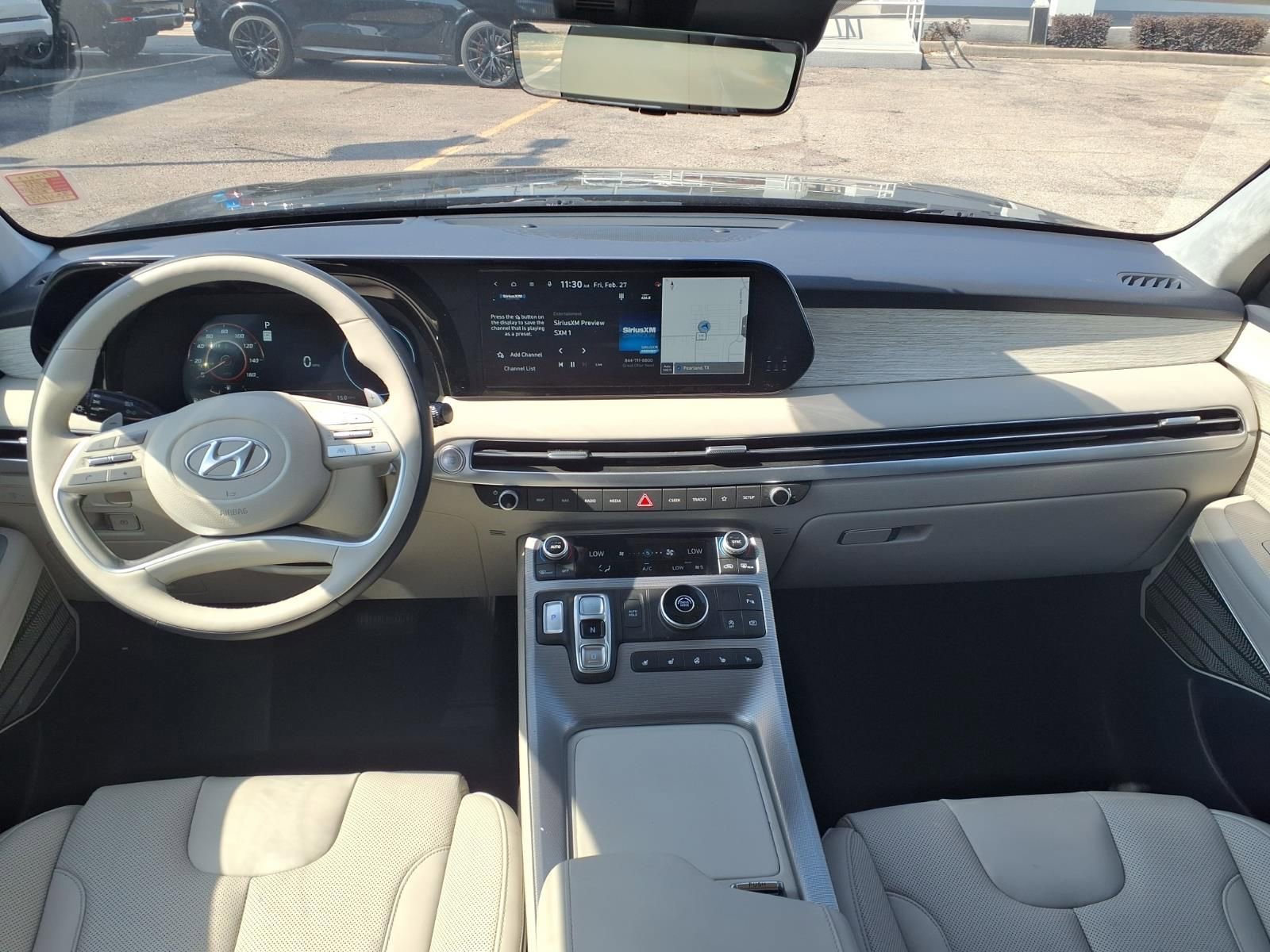 Used 2024 Hyundai Palisade Calligraphy image 3