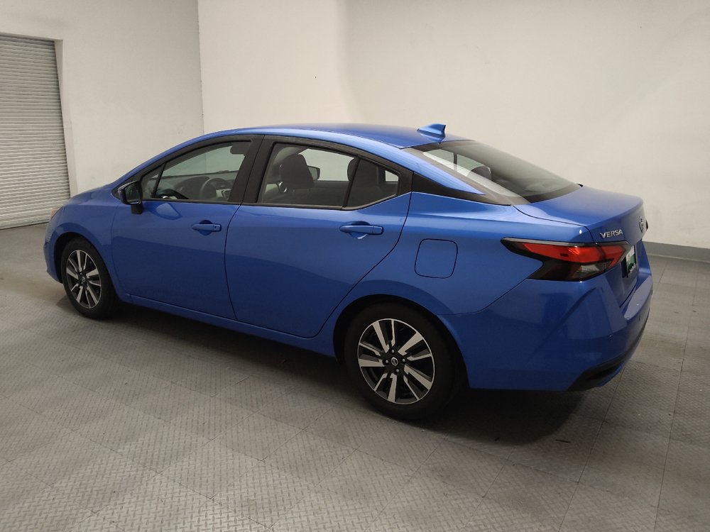 Used 2021 Nissan Versa SV FWD image 3