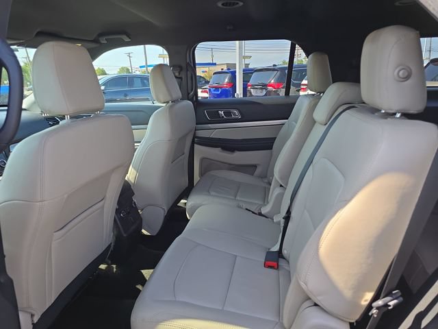 Used 2018 Ford Explorer XLT w/ Equipment Group 202A FWD image 29
